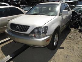 2000 LEXUS RX300, 3.0L AUTO 4WD , COLOR WHITE, STK Z15933